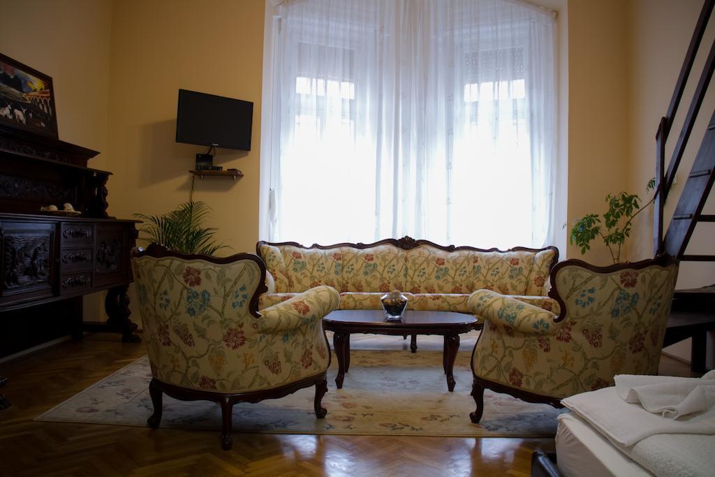 Hotel La Pergola&Prestige Panzió Kaposvár Zimmer foto