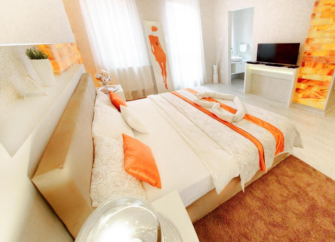 Hotel La Pergola&Prestige Panzió Kaposvár Exterior foto